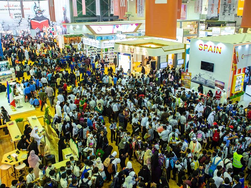 sharjah book fair crowd