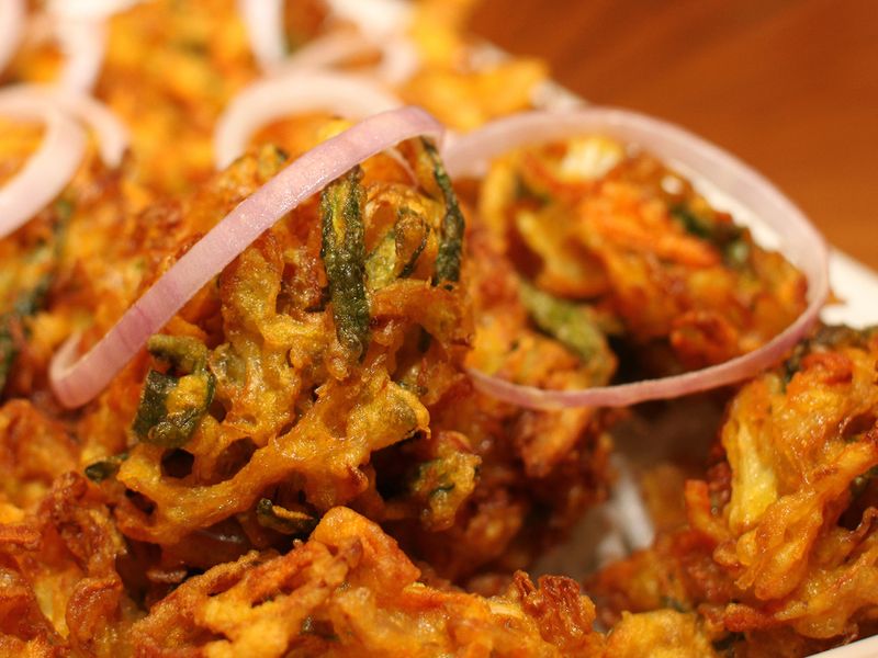 mumbai-onion-pakoras