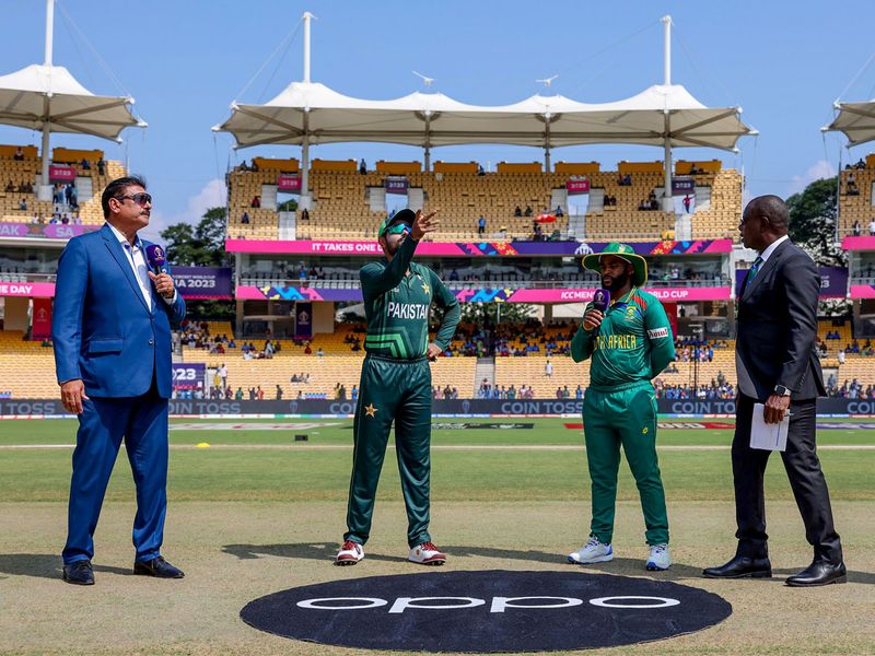 Pakistan skipper Babar Azam (second left) and South Africa's skipper Temba Bavuma