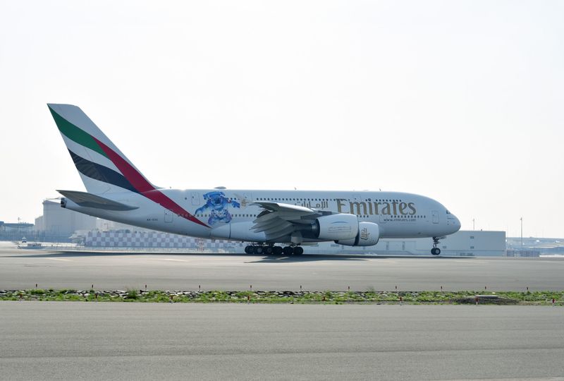 emiratesa380wasemblazonedwithanastronautdecal-1701182009603